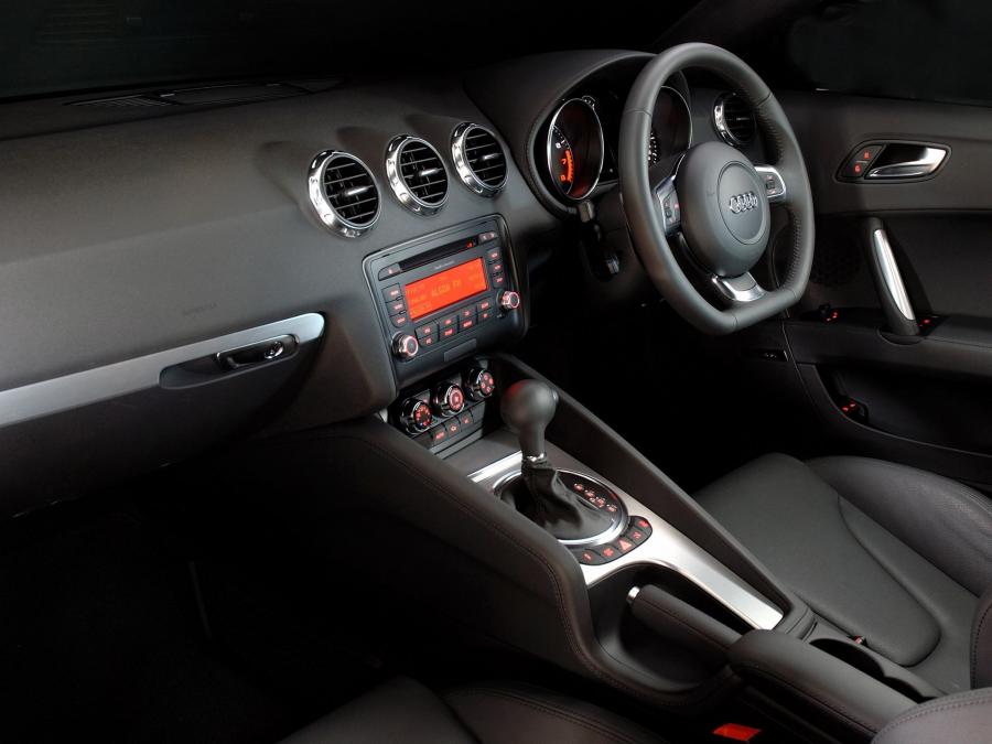 Торпедо Audi TT 3.2 Quattro Coupe (8J) 2006 года  (ZA) (фото 4 из 13)